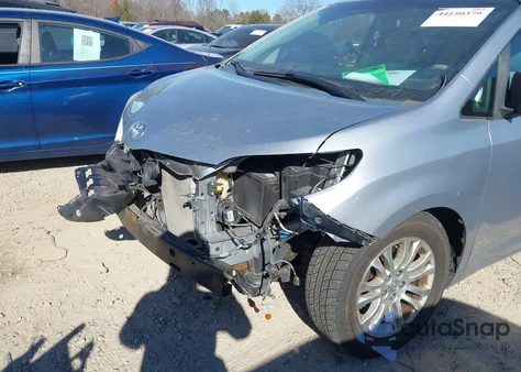 2014 Toyota Sienna Xle V6 8 Passenger из США, поврежденный, VIN 5TDYK3DC7ES450428